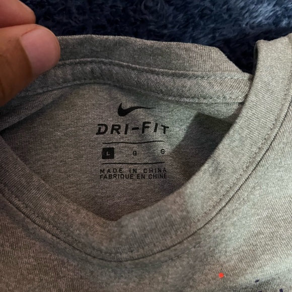 Boys nike shirt - Picture 2 of 2